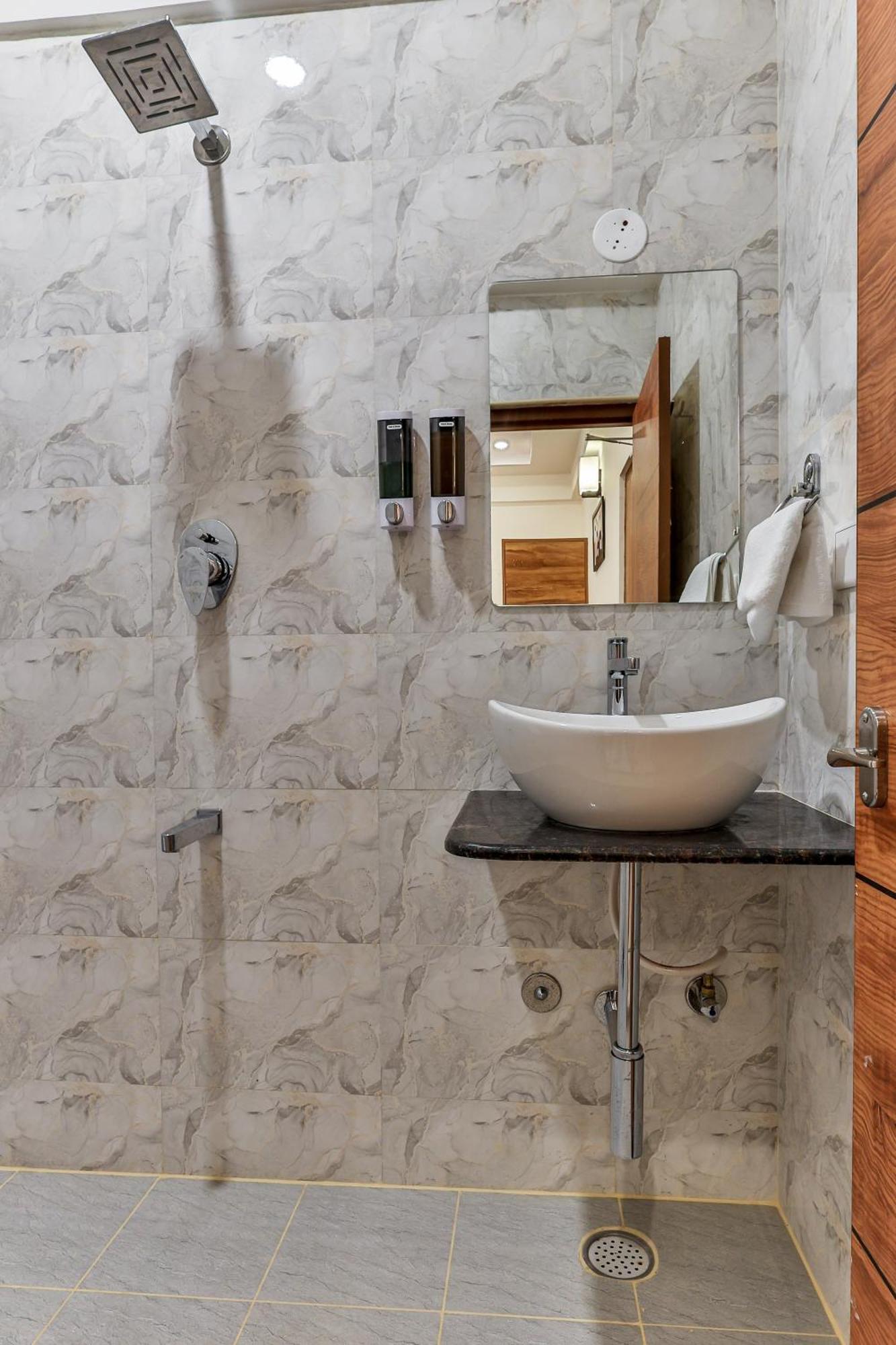 The Auberge Boutique Hotel - Manyata Tech Park バンガロール エクステリア 写真