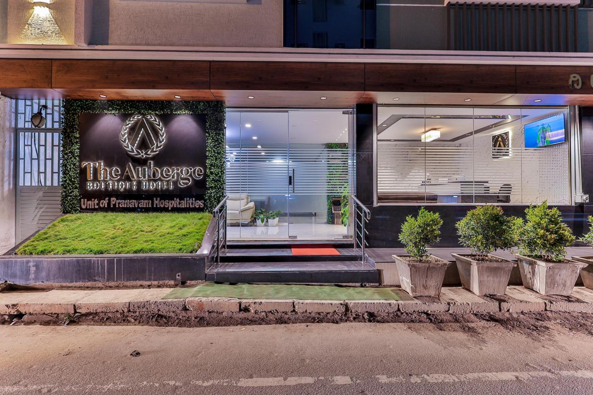 The Auberge Boutique Hotel - Manyata Tech Park バンガロール エクステリア 写真